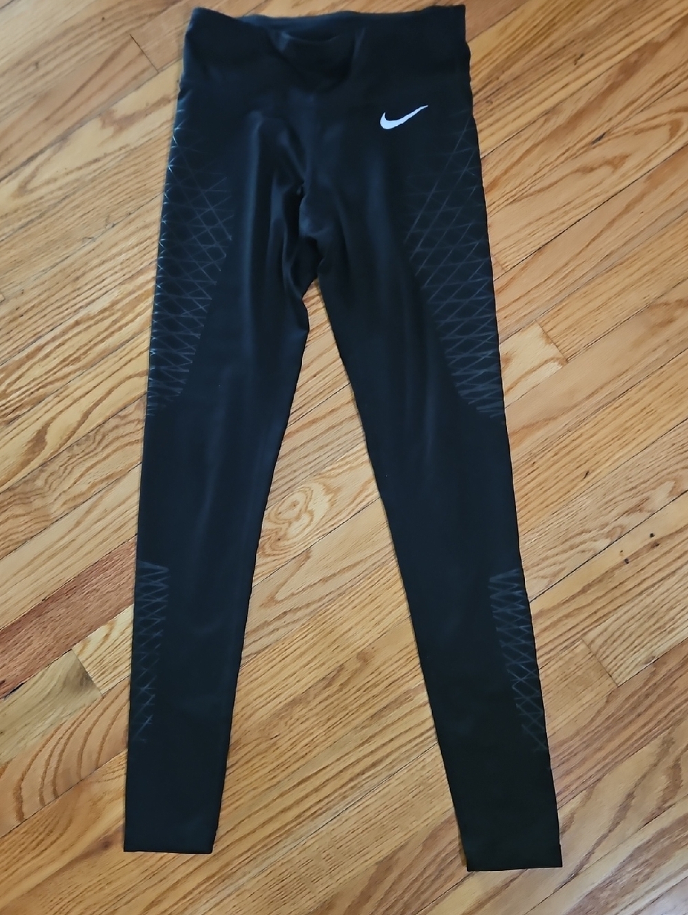 Nike Black  Leggings with Reflective Swoosh Suze XS